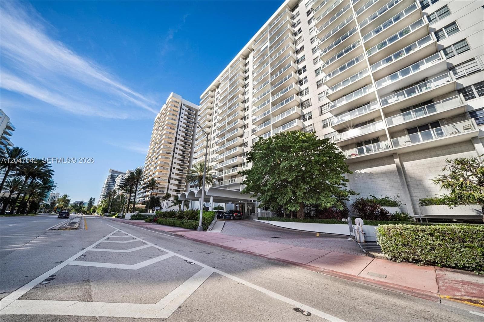 A12047542 — Miami Beach