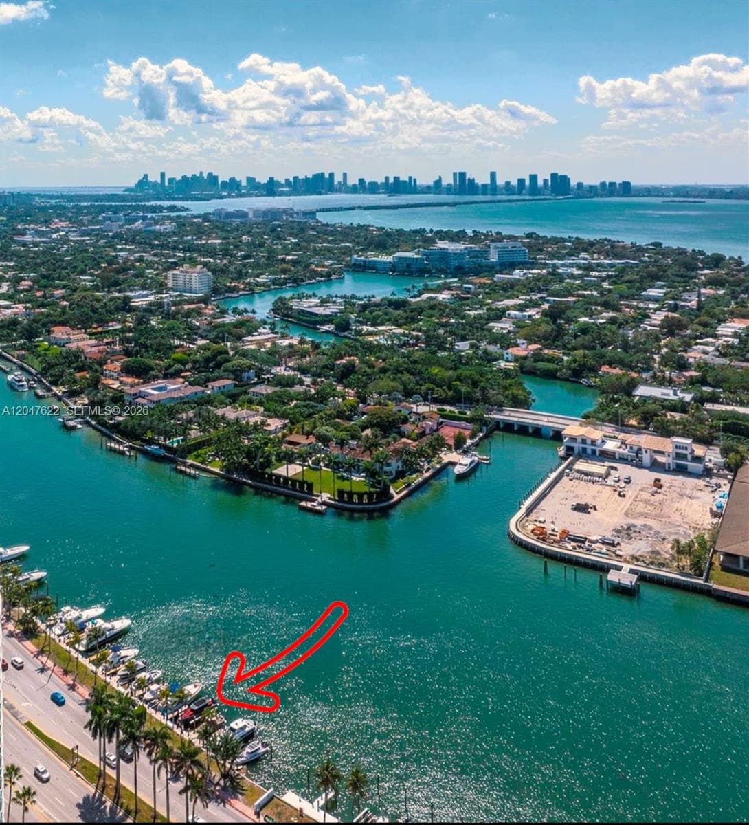 A12047622 — Miami Beach