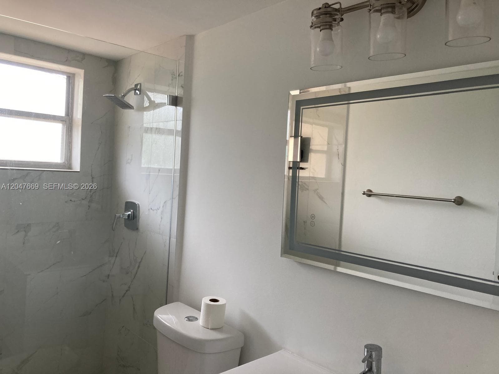A12047669 — Miami Beach — 30