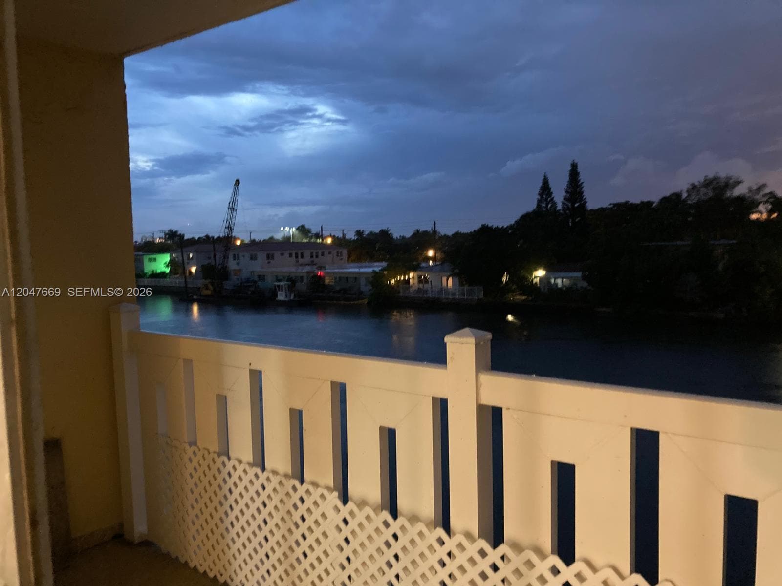 A12047669 — Miami Beach — 40