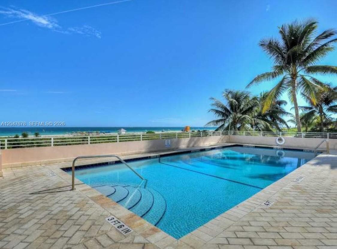 A12047678 — Miami Beach — 10