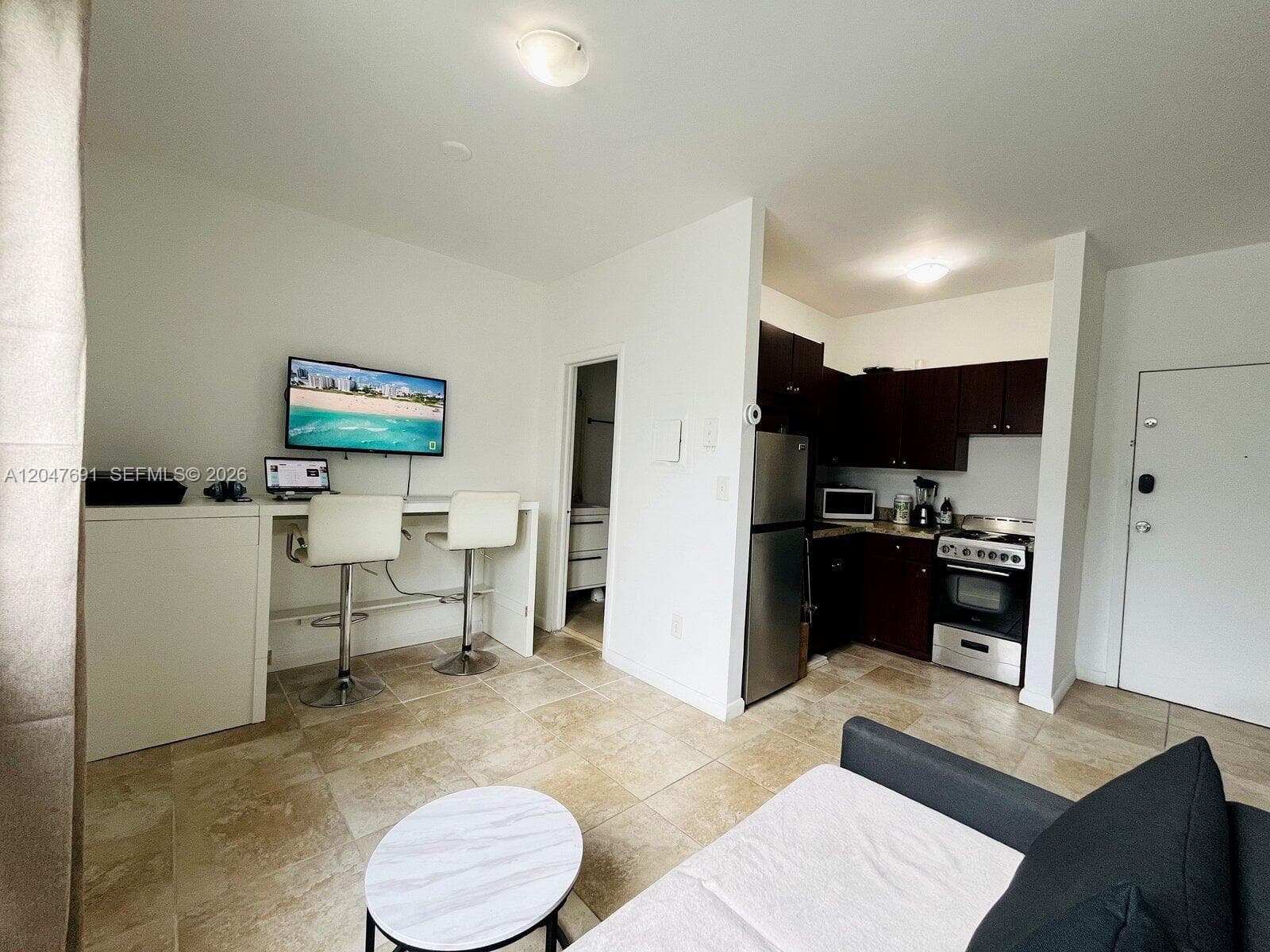 A12047691 — Miami Beach — 2
