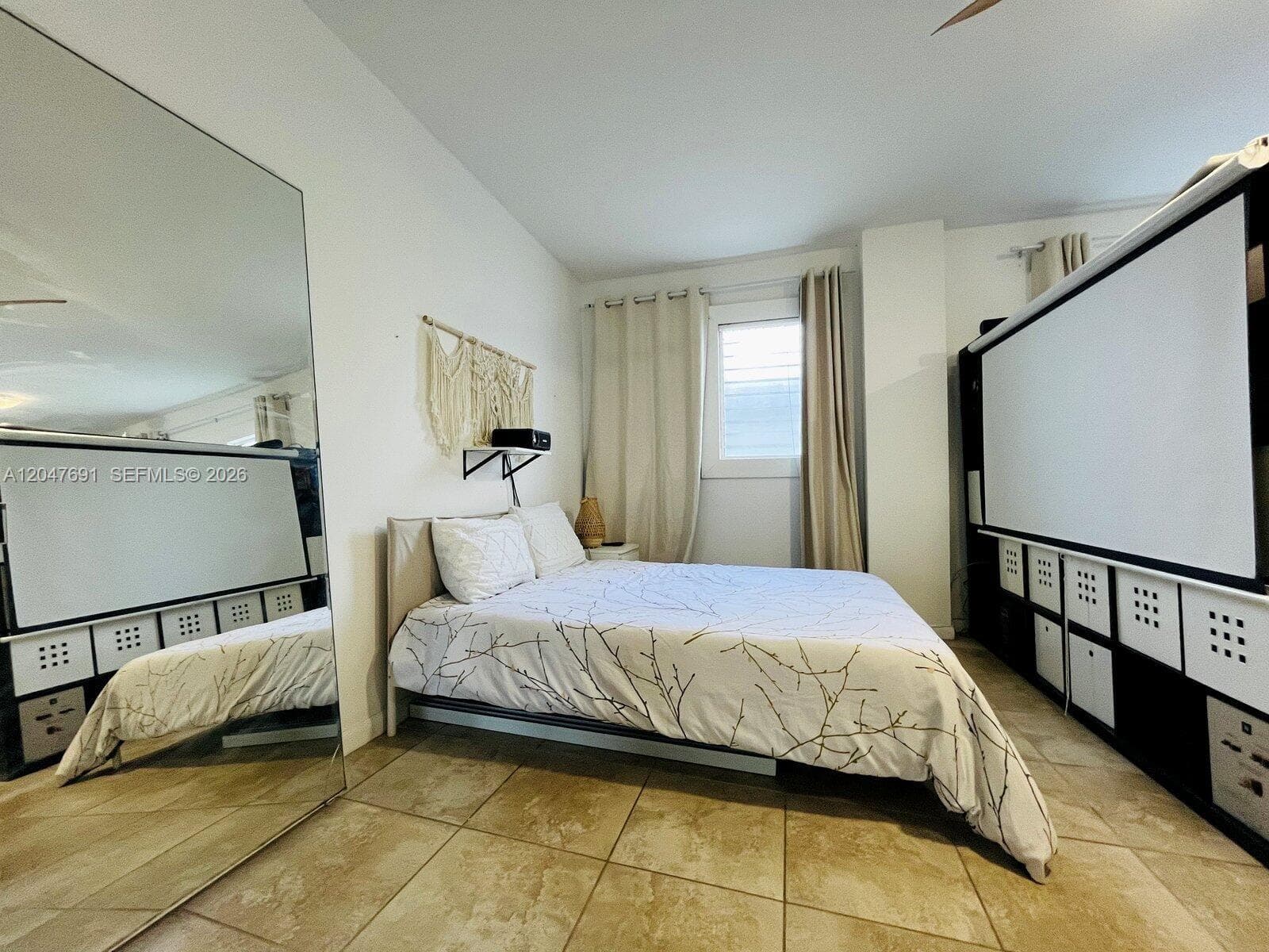 A12047691 — Miami Beach — 4
