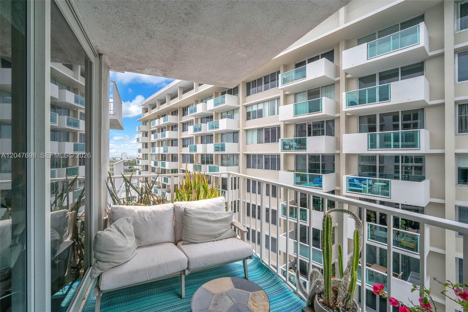 A12047698 — Miami Beach — 6
