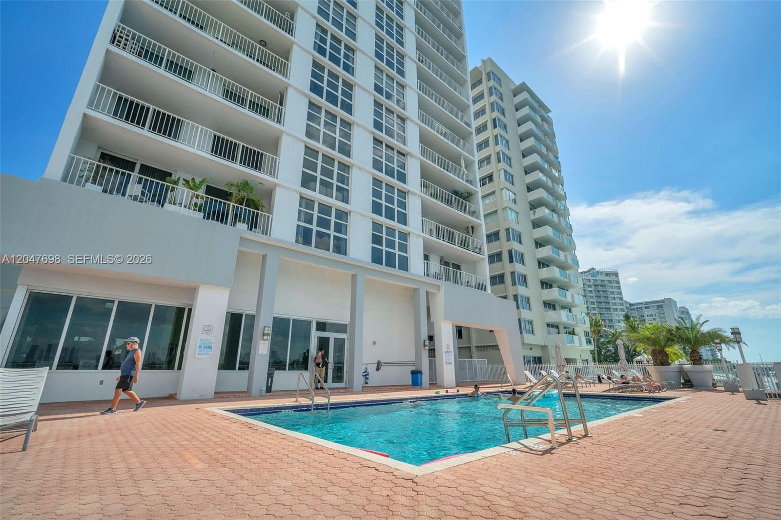 A12047698 — Miami Beach — 19