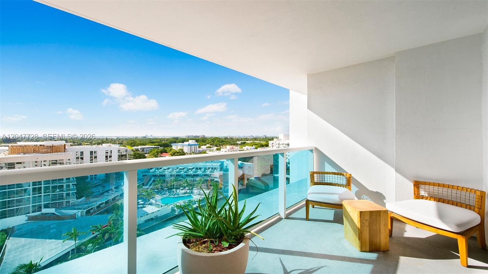 A12047728 — Miami Beach — 11