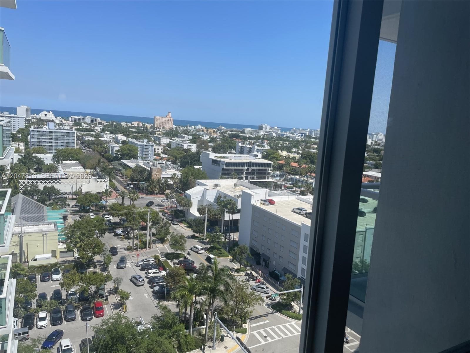 A12047816 — Miami Beach — 17