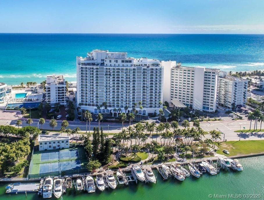 A12047822 — Miami Beach — 26