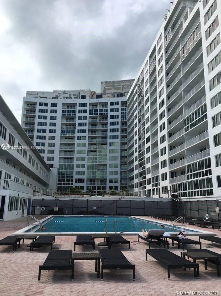 A12047822 — Miami Beach — 29