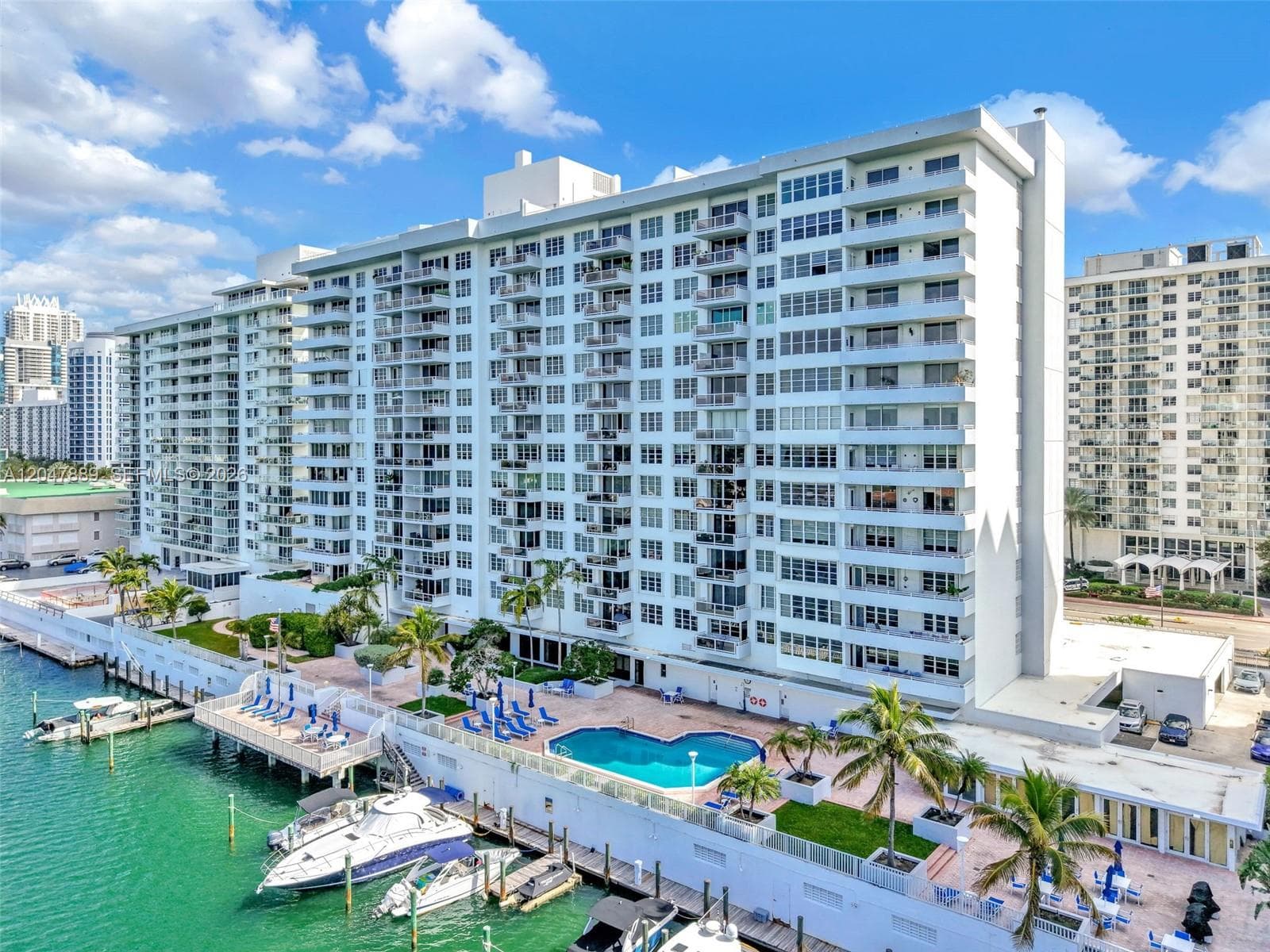 A12047889 — Miami Beach — 9