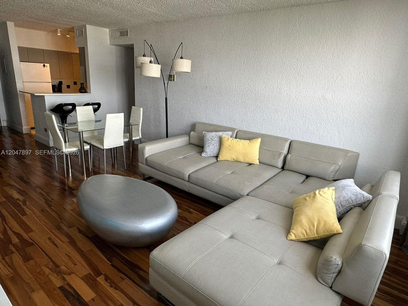 A12047897 — Miami Beach — 5