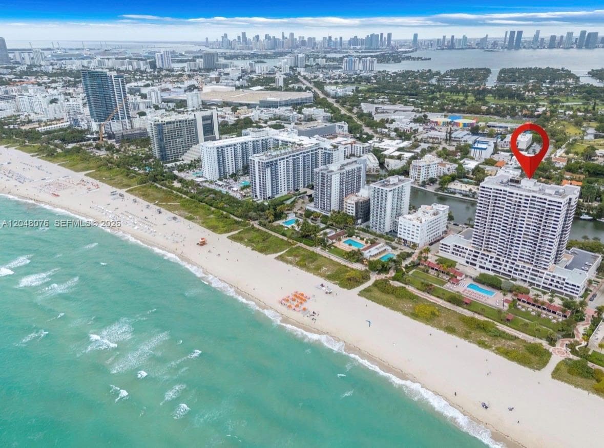 A12048076 — Miami Beach — 7