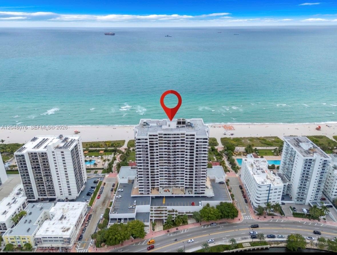 A12048076 — Miami Beach