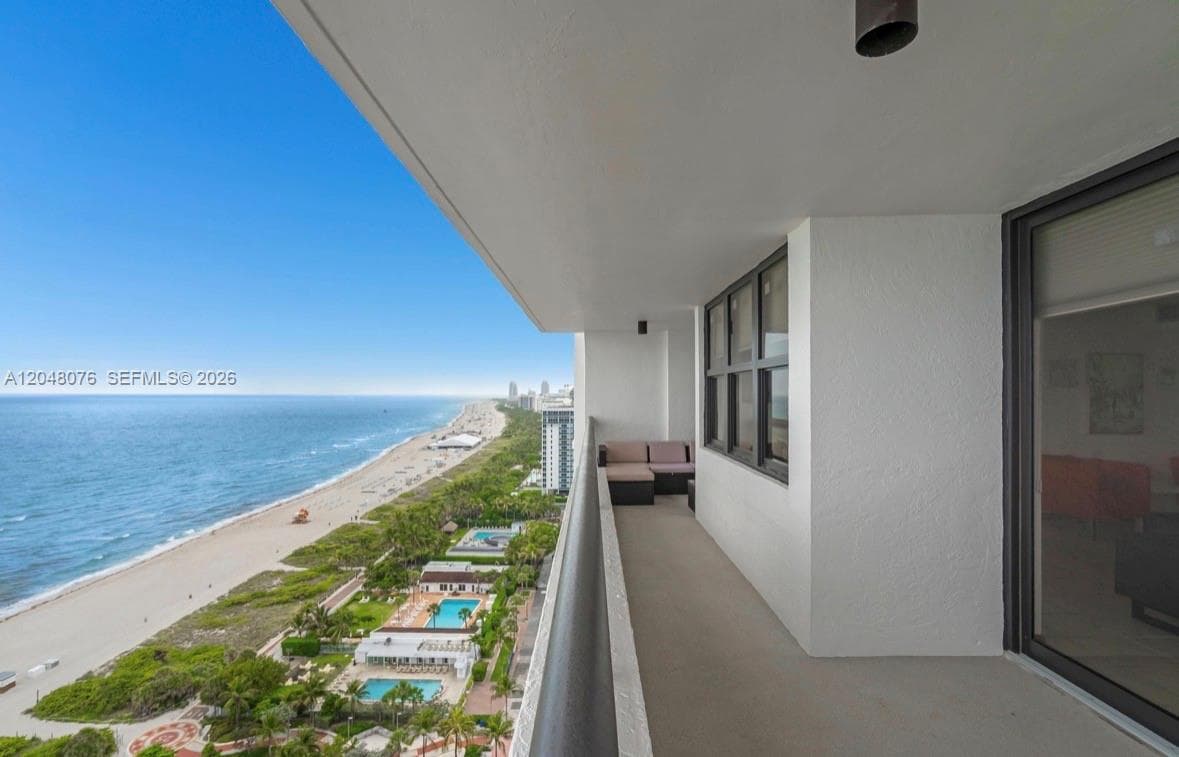 A12048076 — Miami Beach — 5