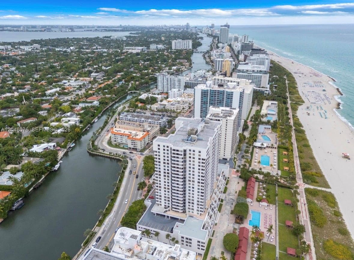 A12048076 — Miami Beach — 9