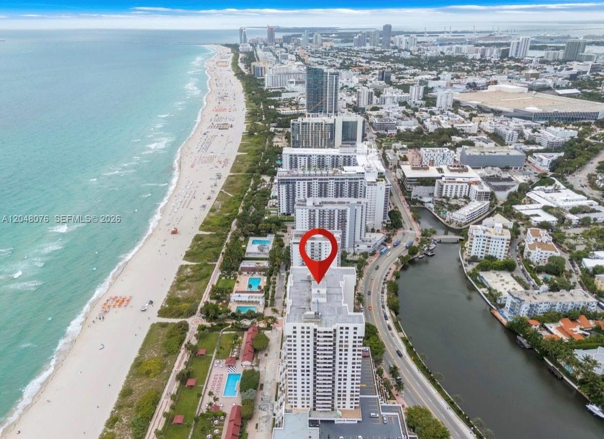 A12048076 — Miami Beach — 10