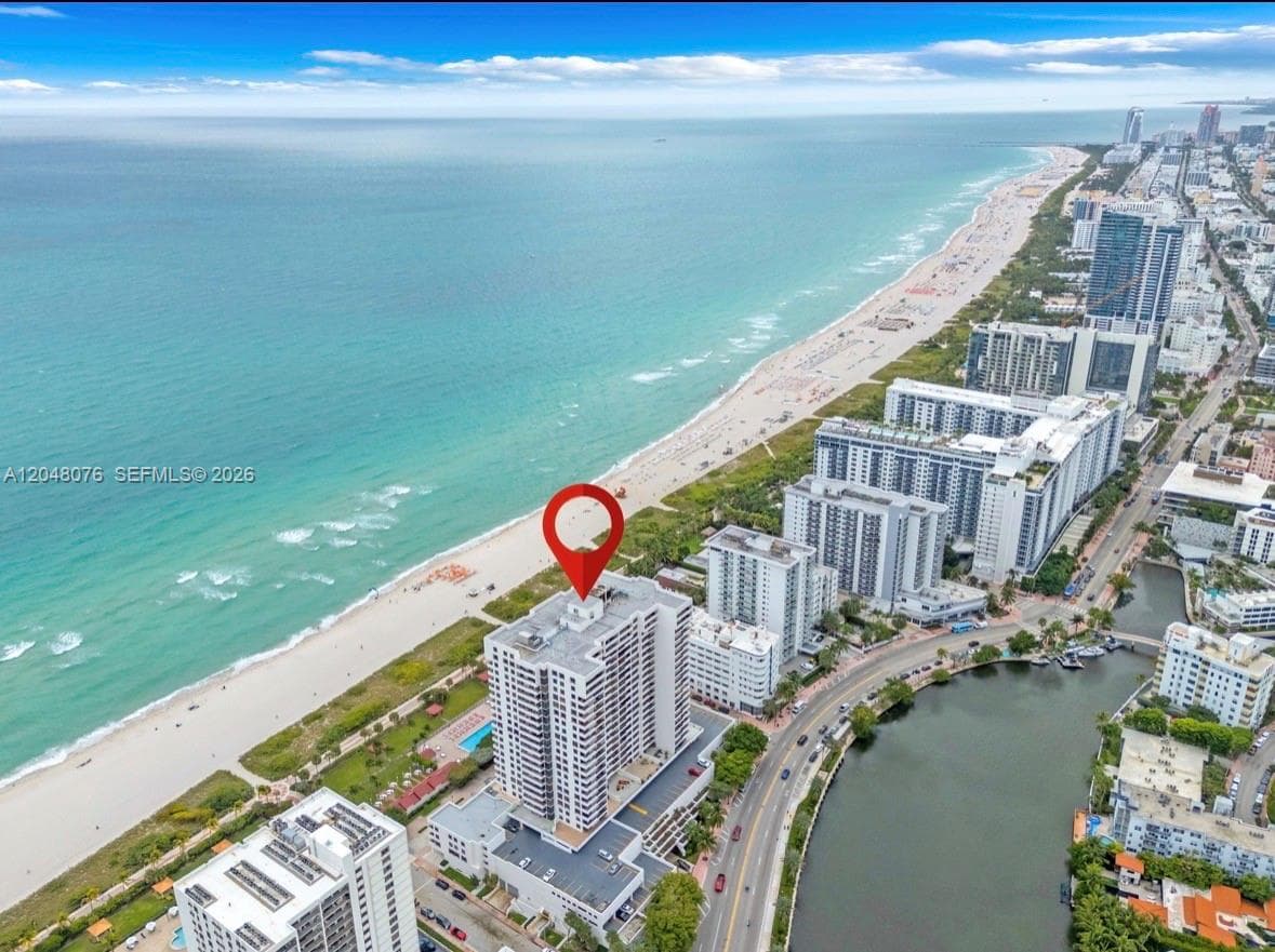 A12048076 — Miami Beach — 11