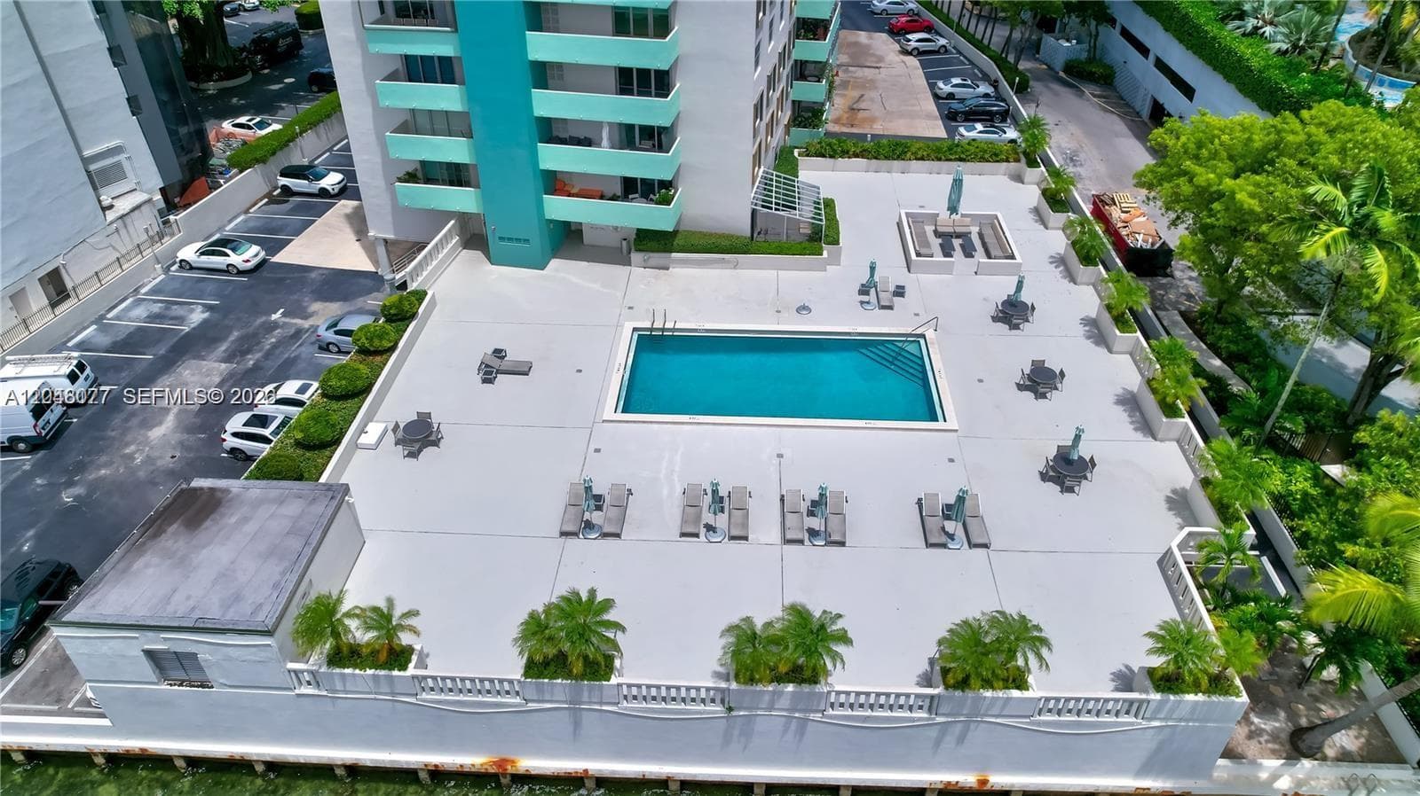 A12048077 — Miami Beach — 43