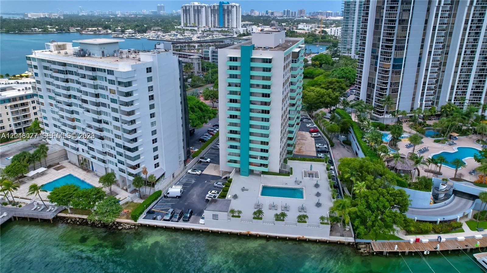 A12048077 — Miami Beach — 44